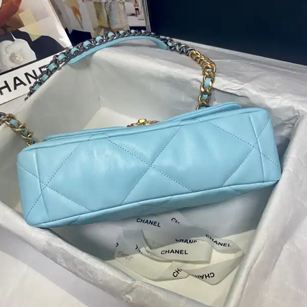 CHANEL 19 FLAP BAG