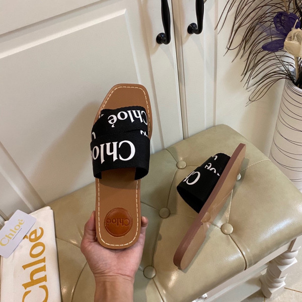 HOT SALE CHLOÉ woody flat mule