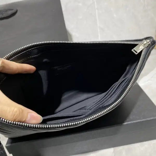 Bagsoffer YSL MONOGRAM CLUTCH