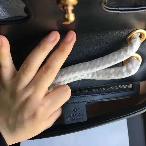 First bag ru Gucci GG Marmont 26CM