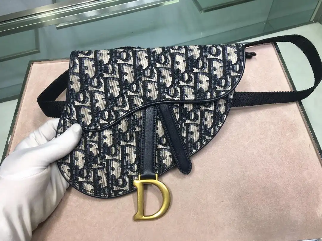 DIRO OBLIQUE BELT BAG