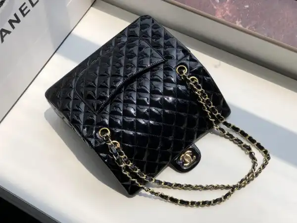 CHANEL FLAP BAG 2.55