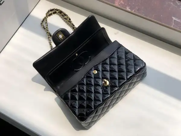 CHANEL FLAP BAG 2.55