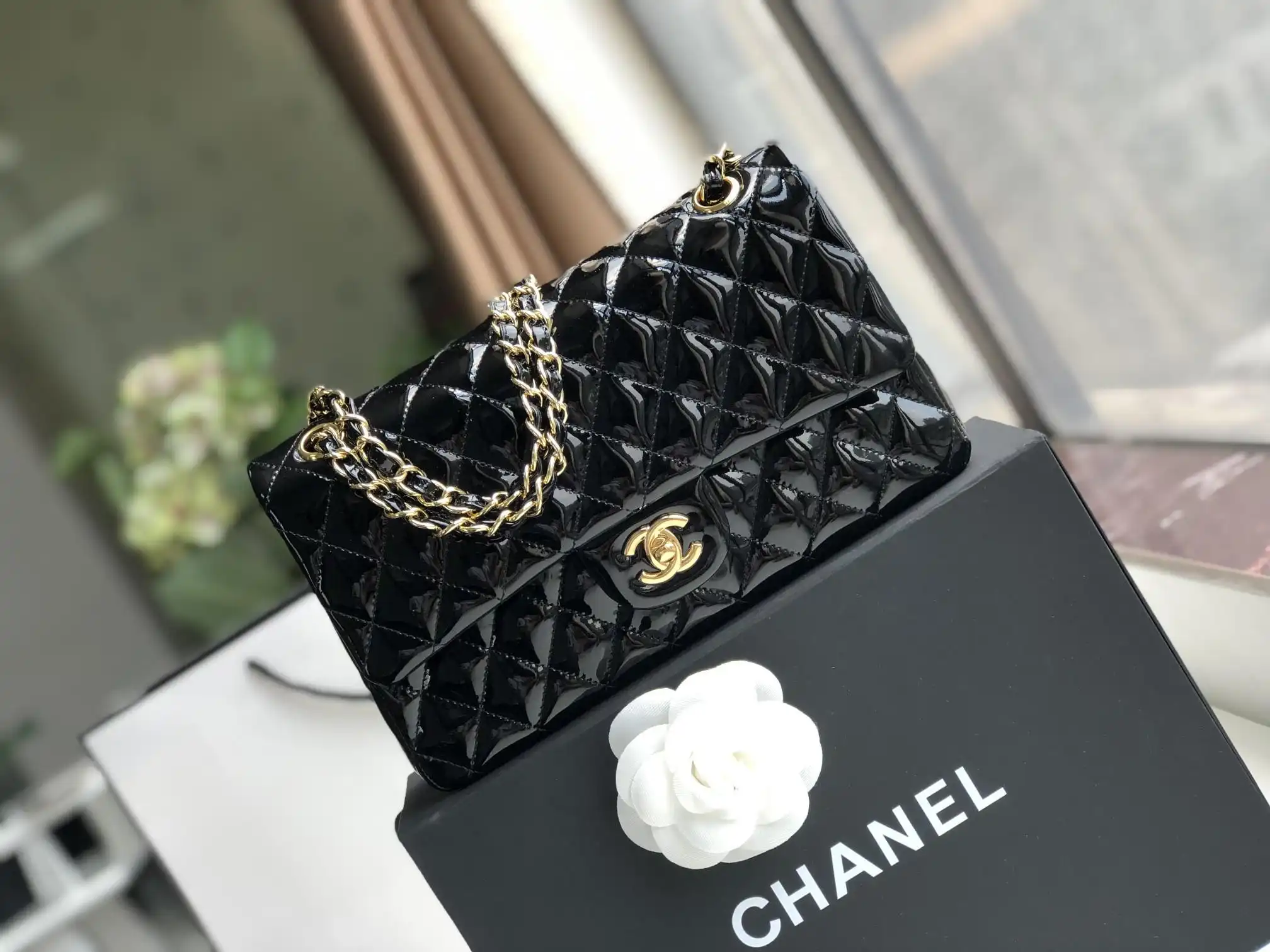 CHANEL FLAP BAG 2.55