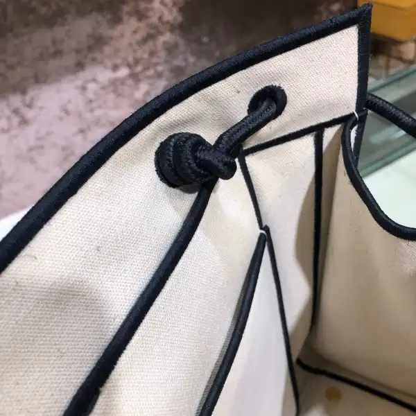 FENDI TOTE