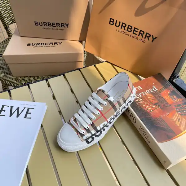 Burberry Vintage Sneaker