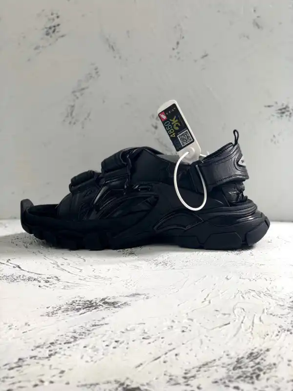 Frstbag ru BALENCIAGA TRACK SANDAL