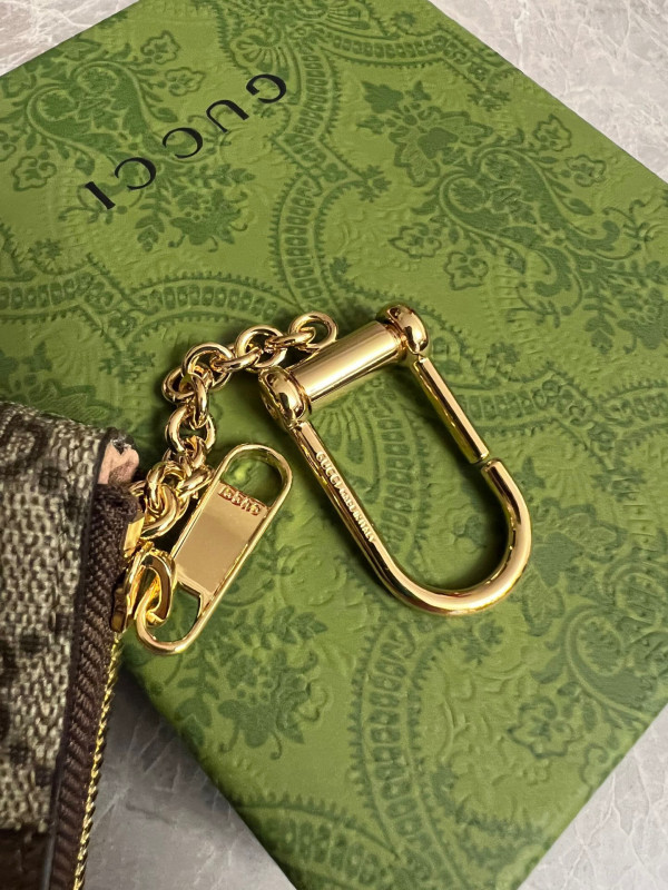 HOT SALE Gucci GG Marmont matelassé key case