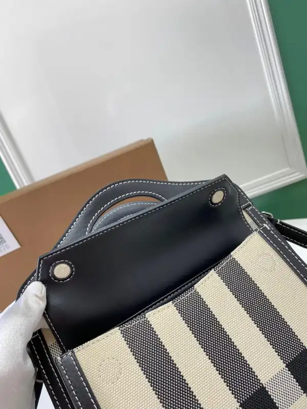 Bagsoffer BURBERRY Pocket Bag