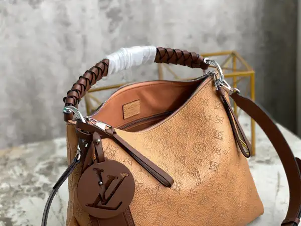 LOUIS VUITTON BEAUBOURG HOBO MM