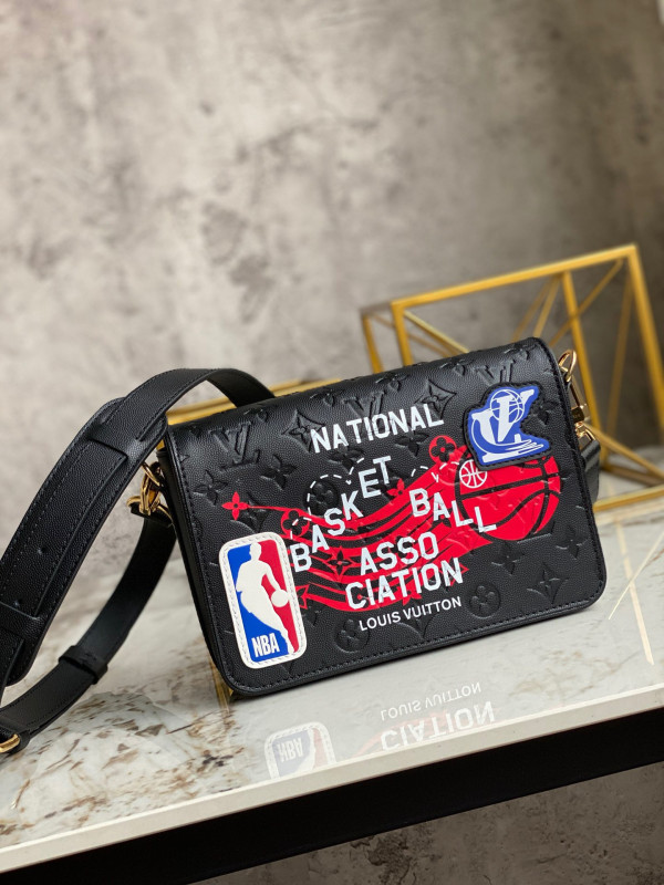 HOT SALE LOUIS VUITTON LVXNBA STUDIO MESSENGER