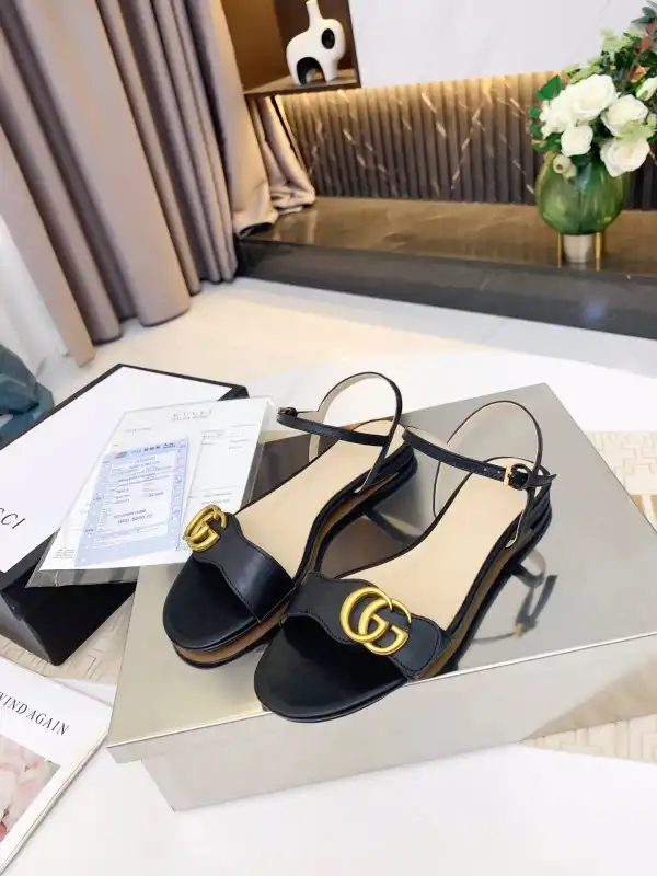 GUCCI Leather sandal