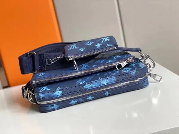 LOUIS VUITTON TRIO MESSENGER