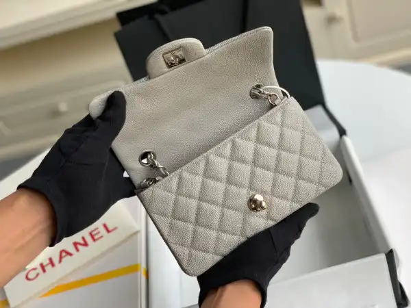 CHANEL FLAP BAG 20CM