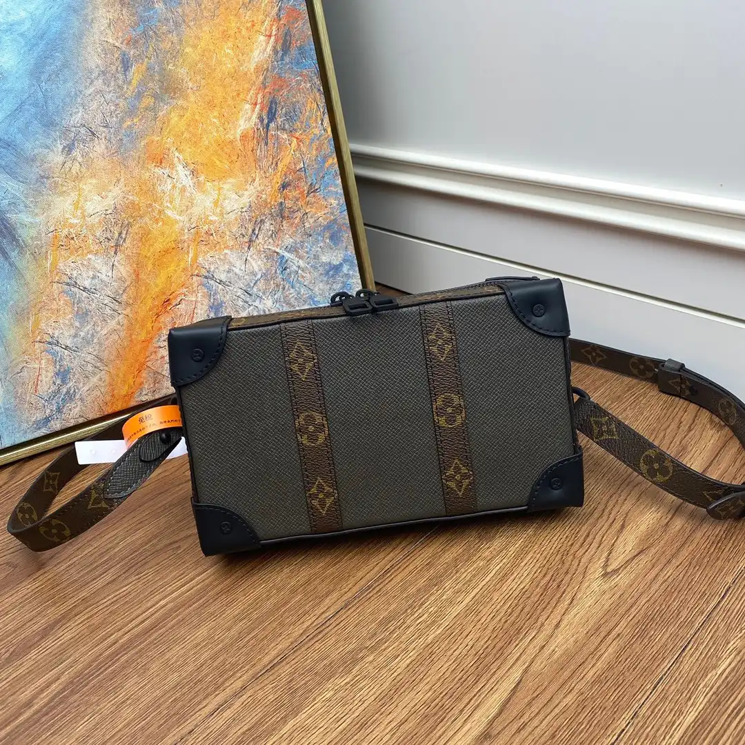 Frstbag ru LOUIS VUITTON SOFT TRUNK WALLET