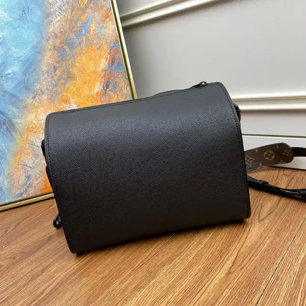 Frstbag ru LOUIS VUITTON MESSEANGER BAG