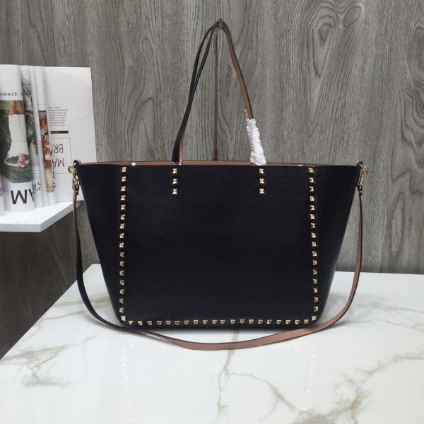 HOT SALE VALENTINO MEDIUM GRAIN CALFSKIN LEATHER ROCKSTUD BAG