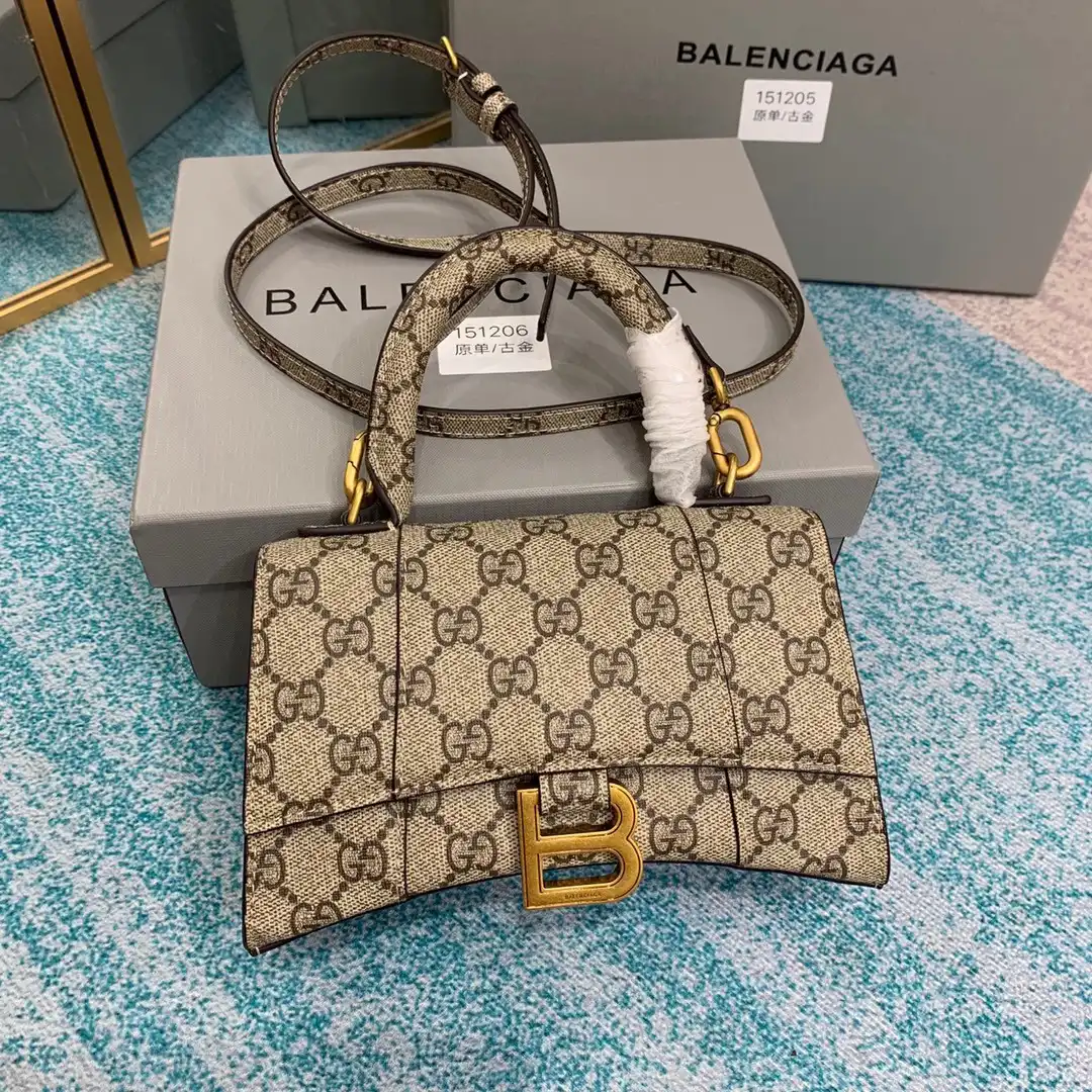 First bag ru GUCCI X BALENCIAGA HOURGLASS