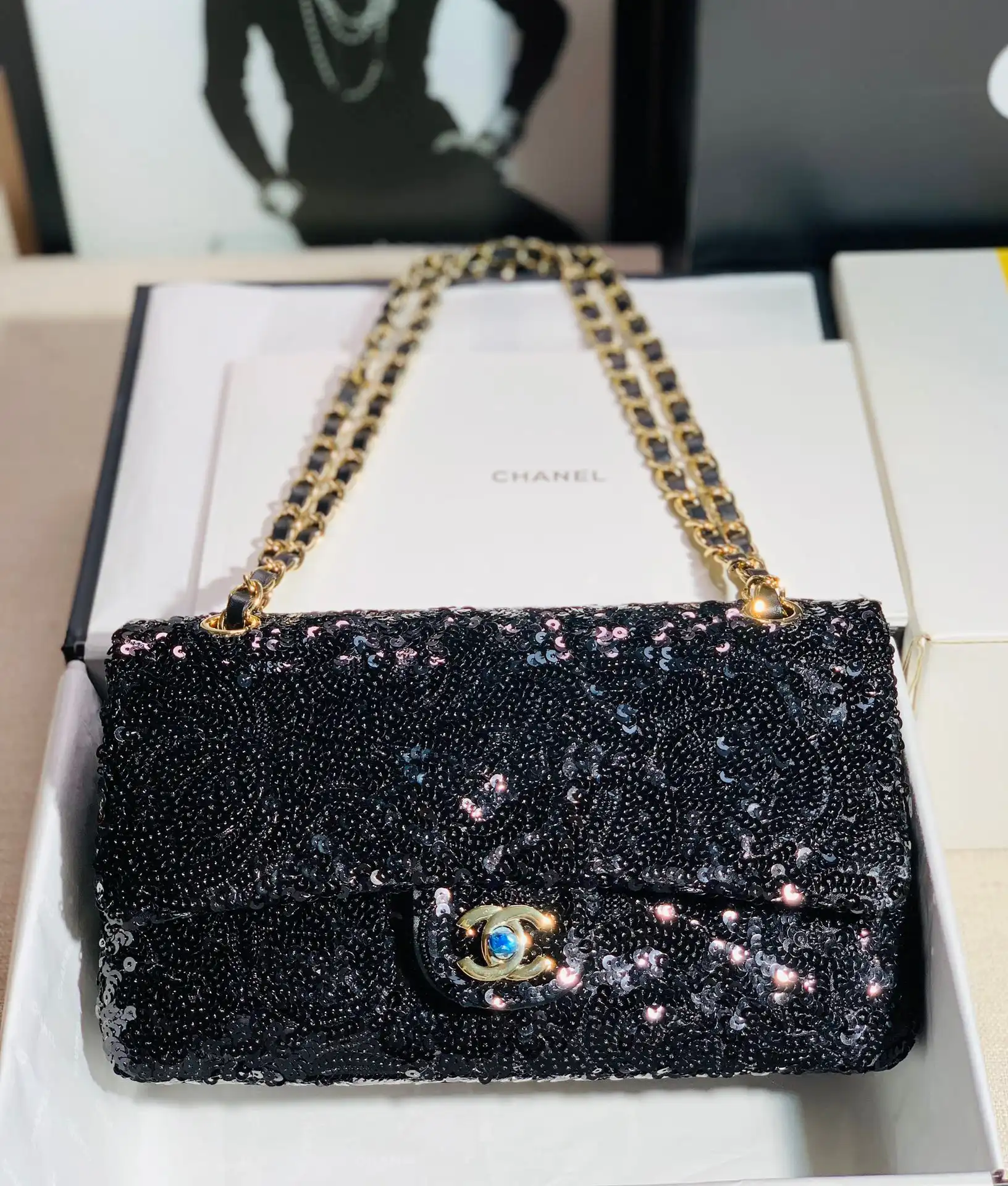 CHANEL CHANELASSIC FLAP BAG