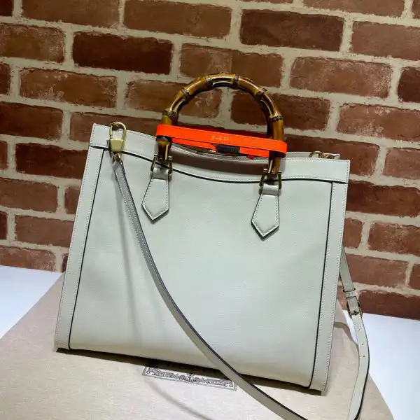 Bagsoffer GUCCI Diana medium tote bag