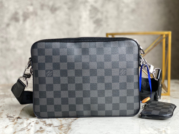 [FREE SHIPPING] LOUIS VUITTON TRIO MESSENGER