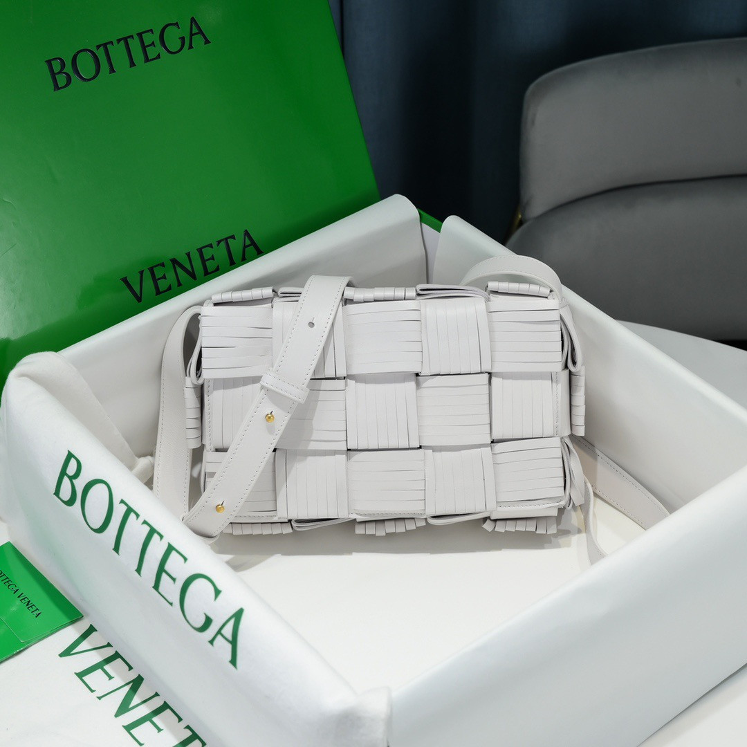 BOTTEGA VENETA CASSETTE