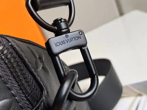 First bag ru LOUIS VUITTON CITY KEEPALL