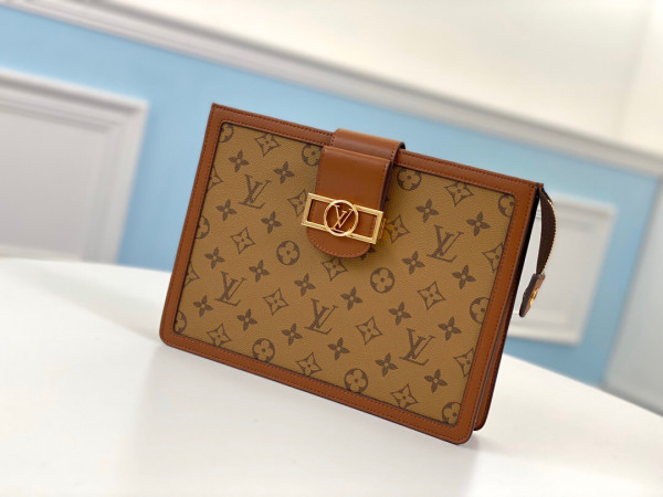 LOUIS VUITTON CLUTCH