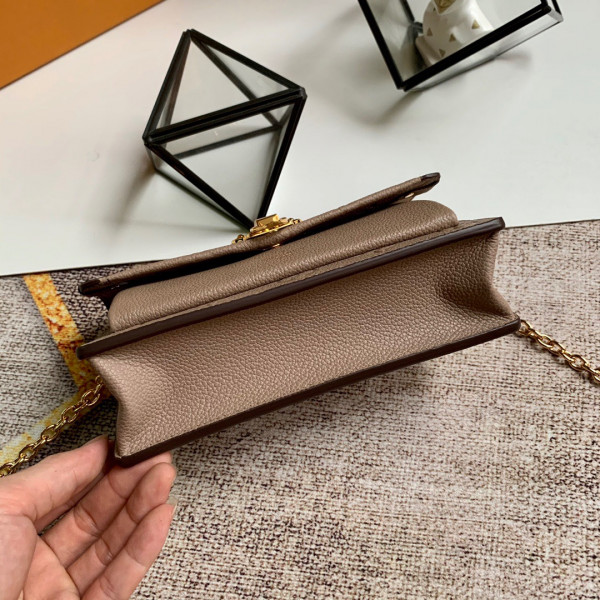 LOUIS VUITTON VAVIN CHAIN WALLET