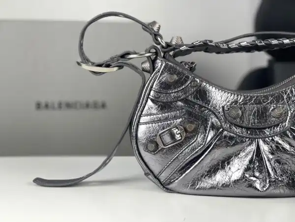 Frstbag ru BALENCIAGA WOMEN'S LE CAGOLE XS SHOULDER BAG