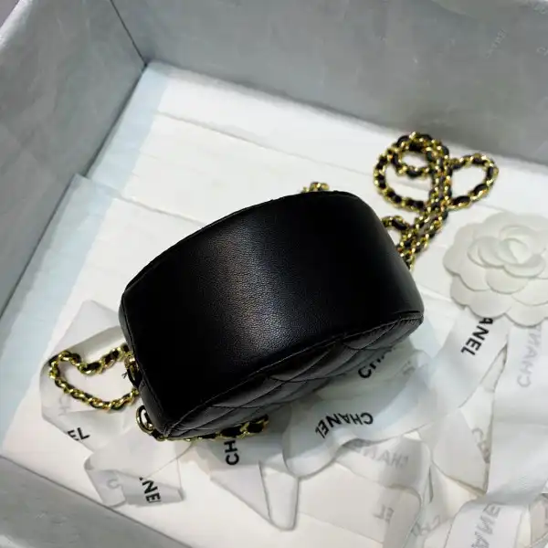 CHANEL CHANELUTCH WITH CHAIN