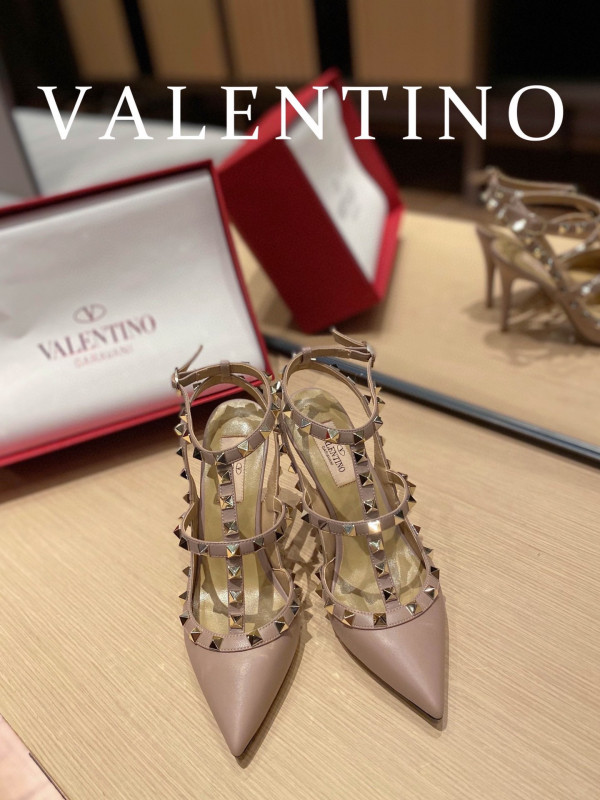 HOT SALE VALENTINO ROCKSTUD SANDAL