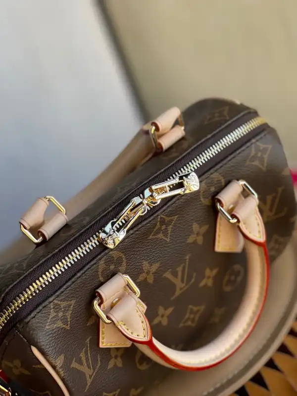 Repladies offers premium fake Louis bags at unbeatable prices. Our products are cheap because we focus on direct sales Louis Vuitton SPEEDY BANDOULIÈRE 20