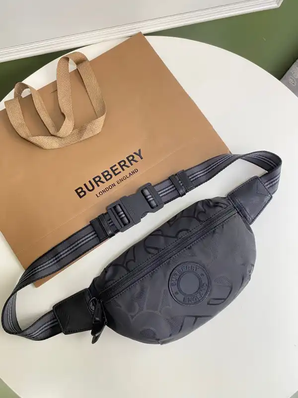 Firstbag Ru BURBERRY BUM BAG