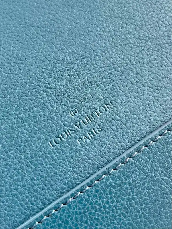 LOUIS VUITTON NEW MESSEAGE