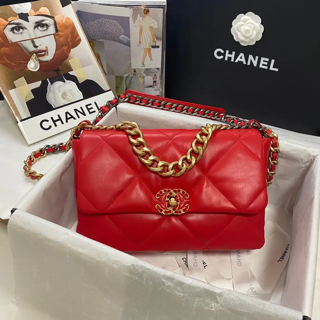 CHANEL 19 FLAP BAG