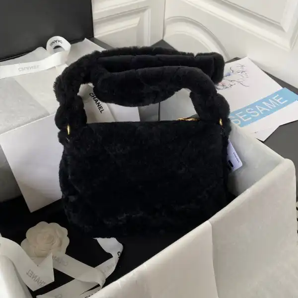 Firstbag Ru CHANEL FLAP BAG