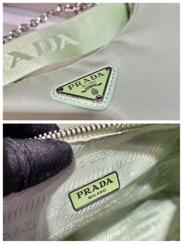 Frstbag ru Prada Re-Edition 2005 nylon shoulder bag