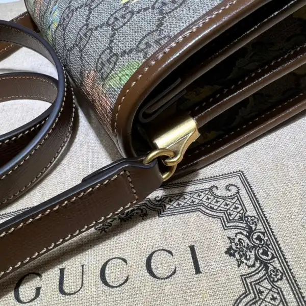 Firstbag Ru GUCCI Mini shoulder bag with Interlocking G