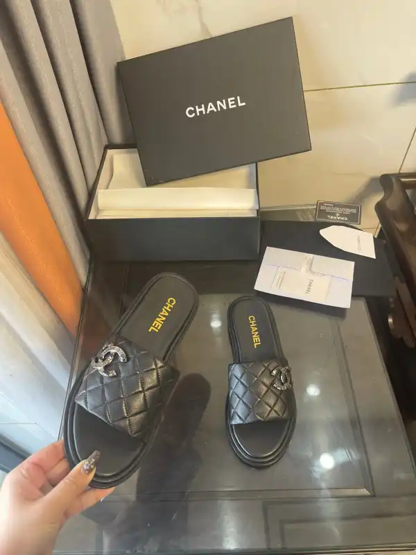 First bag ru CHANEL MULES