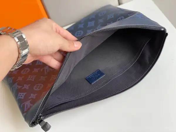 Cheap LOUIS VUITTON DISCOVERY POCHETTE GM