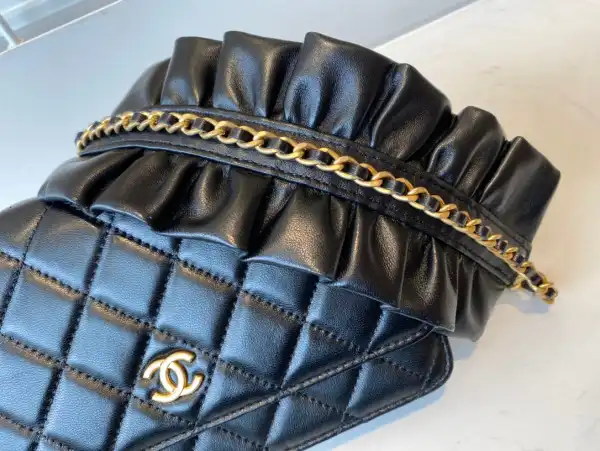 CHANEL CHAIN WALLET