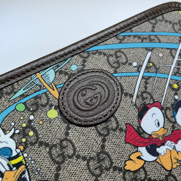 HOT SALE Disney x Gucci Donald Duck cosmetic case