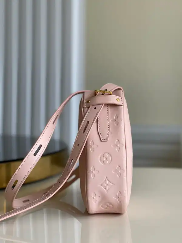 First bag ru LOUIS VUITTON LIMITED EDITION - SAC CŒUR