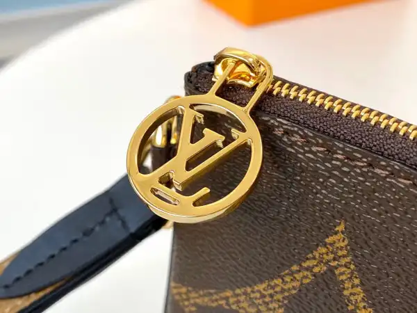 Cheap LOUIS VUITTON MONOGRAM POUCH