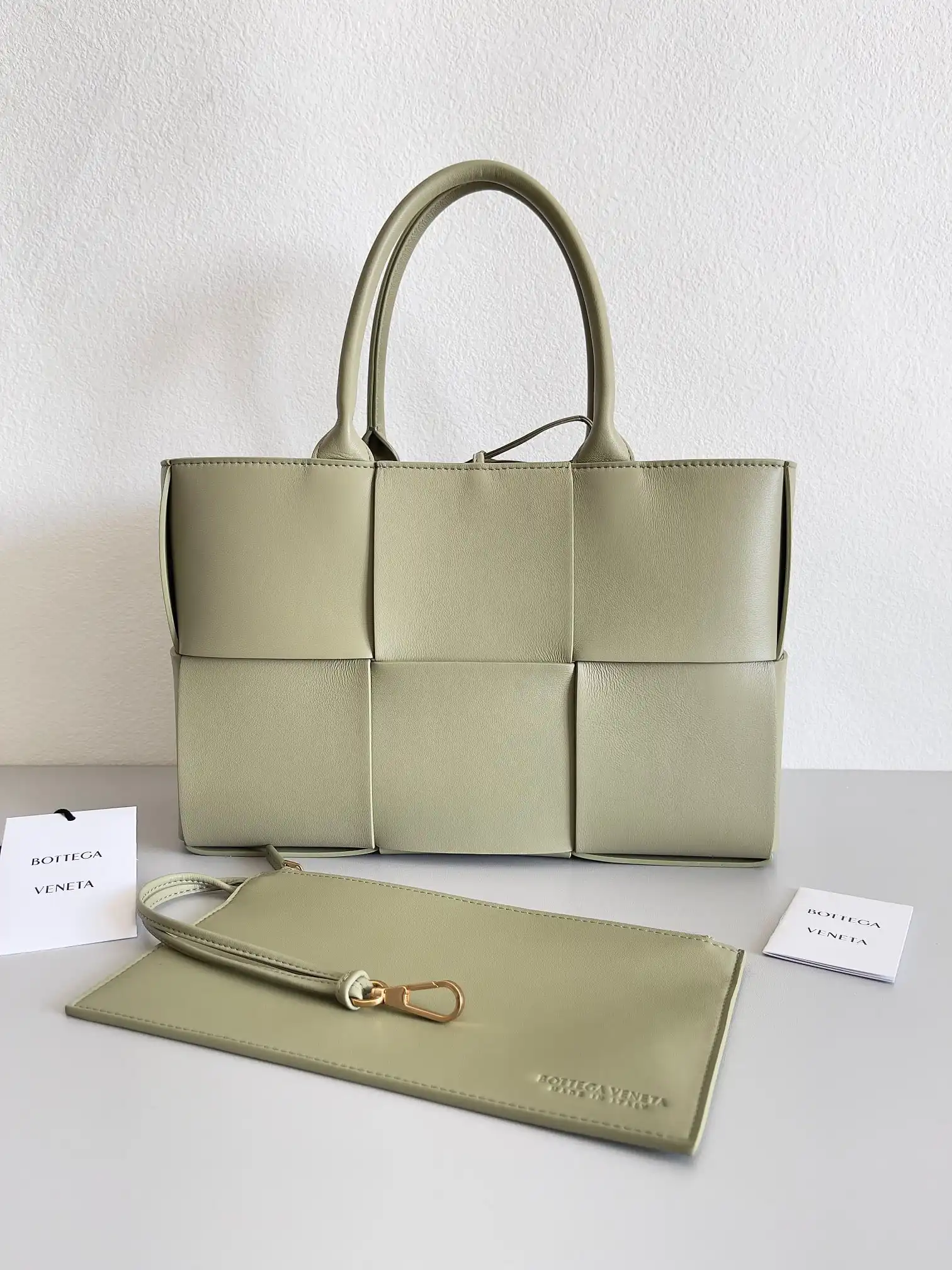 BOTTEGA VENETA Small Arco Tote Bag