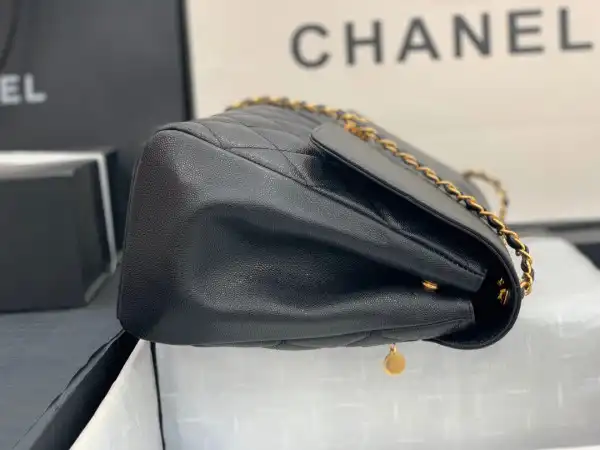 CHANEL FLAP BAG CAVIAR