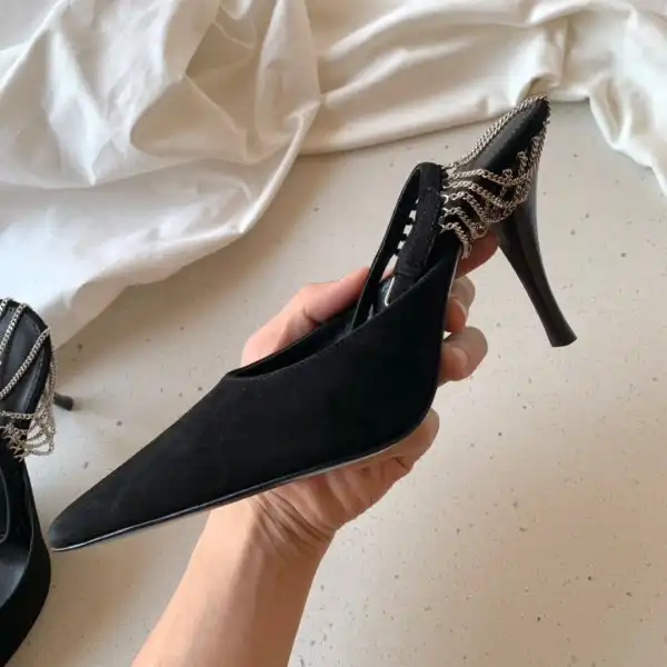 First Bag Ru YSL CHAIN PUMPS