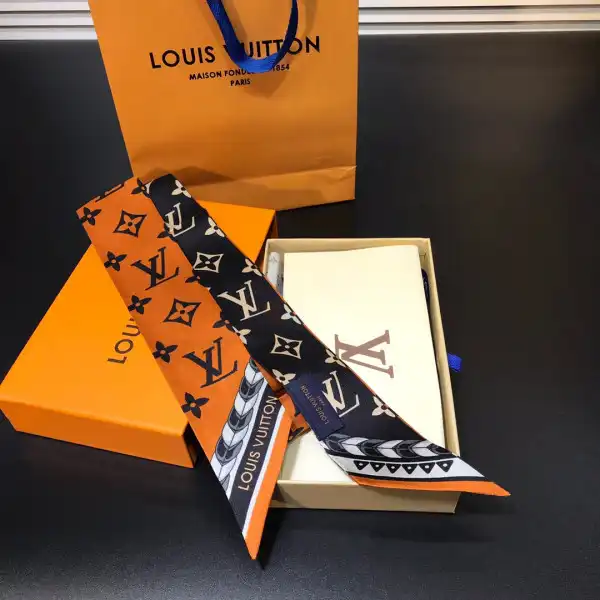 First bag ru LOUIS VUITTON BANDEAU