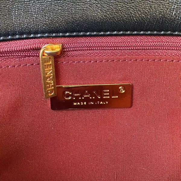 CHANEL 19 FLAP BAG